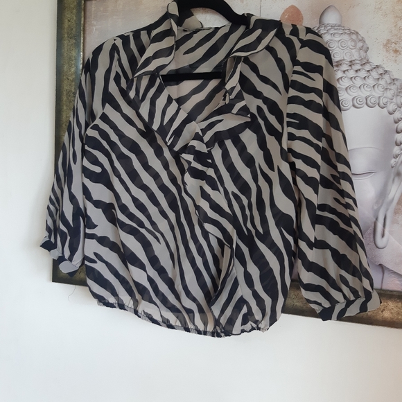 Only Tops - ONLY animal print top with ruffles